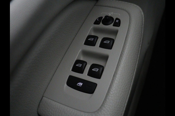 Volvo V60 2.0 T6 Recharge AWD Inscription | Leder | Stoel & stuurverwarming | Adaptive cruise | Camera | Carplay | Stuurverwarming | Keyless | Navigatie | Memory | PHEV | Plug In