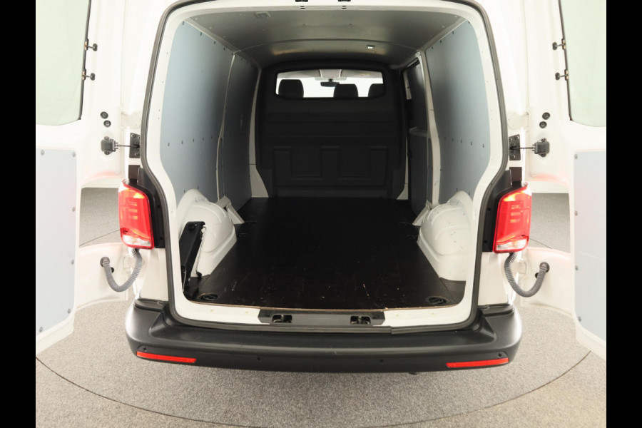 Volkswagen Transporter 2.0 TDI L2H1 28 Economy Business 110 pk | Verlengde garantie | Navigatie via App | Parkeersensoren achter | Cruise control |