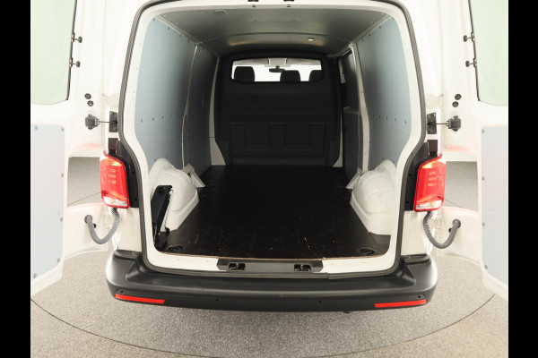 Volkswagen Transporter 2.0 TDI L2H1 28 Economy Business 110 pk | Verlengde garantie | Navigatie via App | Parkeersensoren achter | Cruise control |