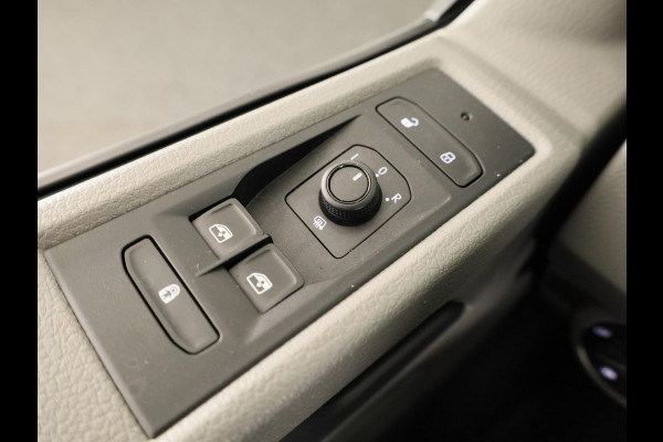Volkswagen Transporter 2.0 TDI L2H1 28 Economy Business 110 pk | Verlengde garantie | Navigatie via App | Parkeersensoren achter | Cruise control |