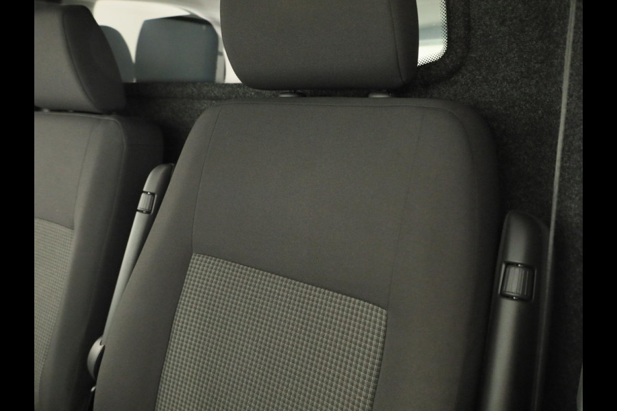 Volkswagen Transporter 2.0 TDI L2H1 28 Economy Business 110 pk | Verlengde garantie | Navigatie via App | Parkeersensoren achter | Cruise control |