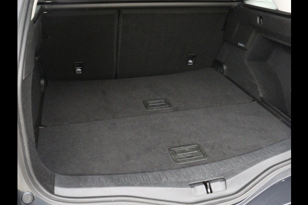 Renault Mégane 1.3 TCe Business Zen | Trekhaak | Camera | Carplay | Keyless | Navigatie | Full LED | Parkeerhulp | Cruise control | Bluetooth | Climate control