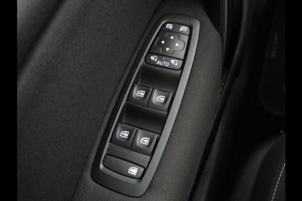 Renault Mégane 1.3 TCe Business Zen | Trekhaak | Camera | Carplay | Keyless | Navigatie | Full LED | Parkeerhulp | Cruise control | Bluetooth | Climate control