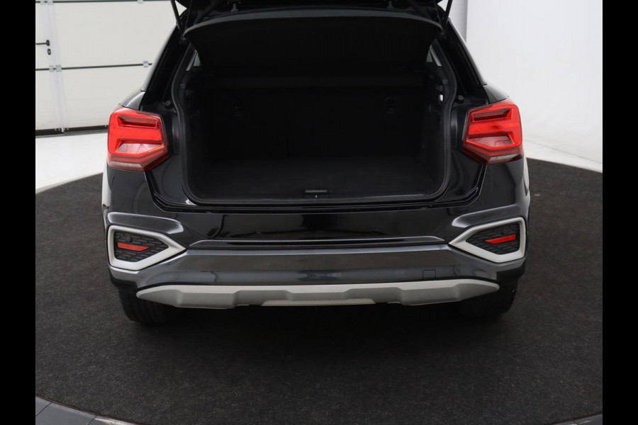 Audi Q2 35 TFSI Business Edition | Leder | Virtual Cockpit | Camera | Carplay | Navigatie | Full LED | Parkeerhulp | Climate control | Bluetooth | Cruise control