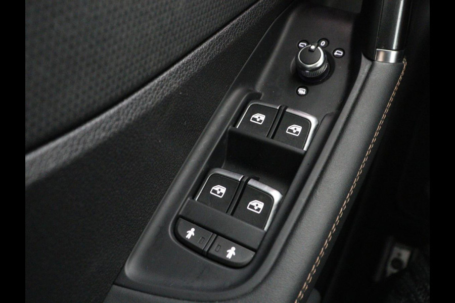 Audi Q2 35 TFSI Business Edition | Leder | Virtual Cockpit | Camera | Carplay | Navigatie | Full LED | Parkeerhulp | Climate control | Bluetooth | Cruise control