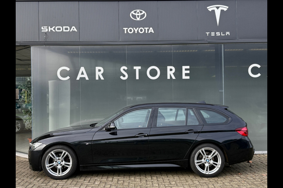 BMW 3 Serie Touring 318i M Sport Leder|Flippers|Dodehoek|Camera