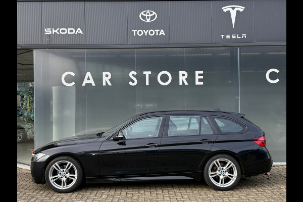 BMW 3 Serie Touring 318i M Sport Leder|Flippers|Dodehoek|Camera