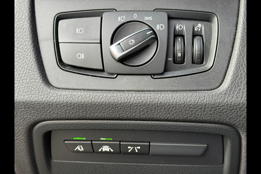 BMW 3 Serie Touring 318i M Sport Leder|Flippers|Dodehoek|Camera