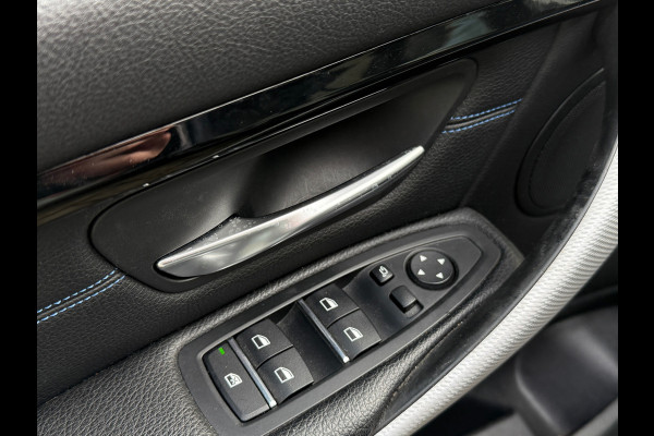 BMW 3 Serie Touring 318i M Sport Leder|Flippers|Dodehoek|Camera