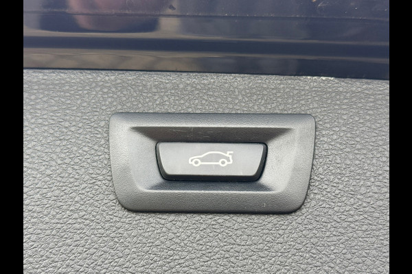 BMW 3 Serie Touring 318i M Sport Leder|Flippers|Dodehoek|Camera