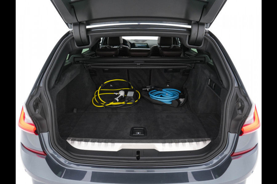 BMW 3 Serie Touring 320e M-Sportpack Business Edition Plus (Plug-In) (INCL-BTW) *PANO | LASER-LED | LEATHER | HEATED-SPORTSEATS | HARMAN/KARDON | VIRTUAL-COCKPIT | AMBIENT-LIGHT | NAVI-FULLMAP | DAB+ | 18''ALU*