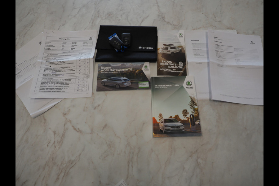 Škoda Superb Combi 1.4 TSI iV 218PK Style | Massage | Trekhaak | Canton | 360 | Keyless | Adaptive Cruise | Memory | Carplay