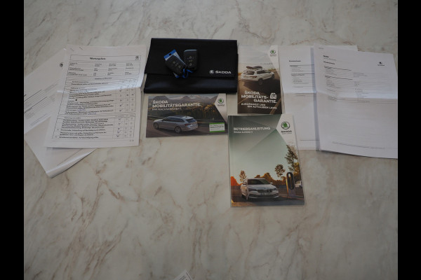 Škoda Superb Combi 1.4 TSI iV 218PK Style | Massage | Trekhaak | Canton | 360 | Keyless | Adaptive Cruise | Memory | Carplay