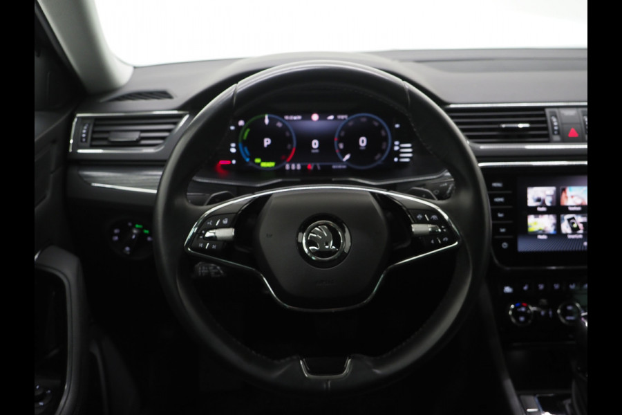 Škoda Superb Combi 1.4 TSI iV 218PK Style | Massage | Trekhaak | Canton | 360 | Keyless | Adaptive Cruise | Memory | Carplay