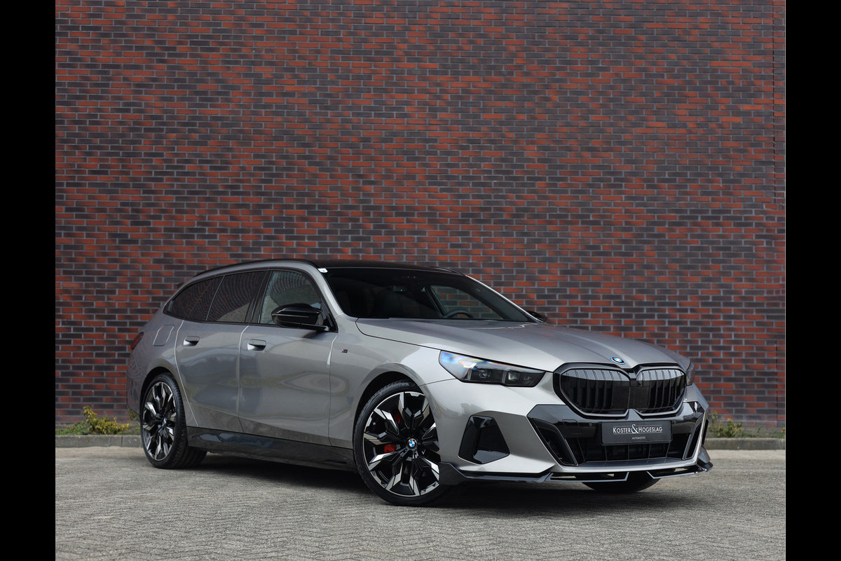 BMW 5 Serie Touring 550e xDrive | Pano - Trekhaak - Bow&Wil
