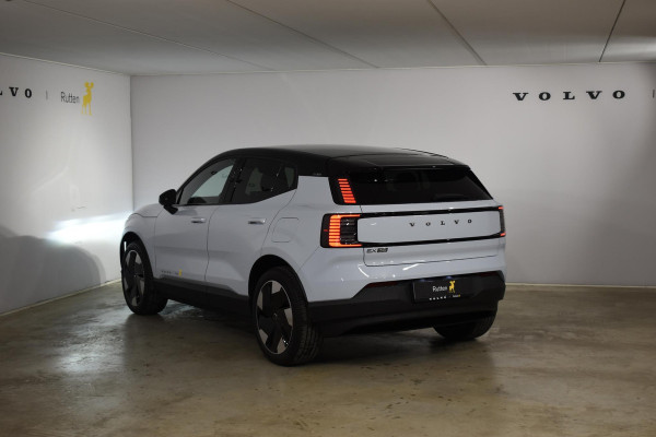 Volvo EX30 272PK Single Motor Extended Range Plus / Adaptieve Cruise Control/ Dodehoek Detectie / Parkeersensoren voor en achter/ Achteruitrijcamera/ Warmtepomp/ Google Services/