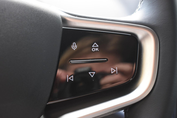 Volvo EX30 272PK Single Motor Extended Range Plus / Adaptieve Cruise Control/ Dodehoek Detectie / Parkeersensoren voor en achter/ Achteruitrijcamera/ Warmtepomp/ Google Services/