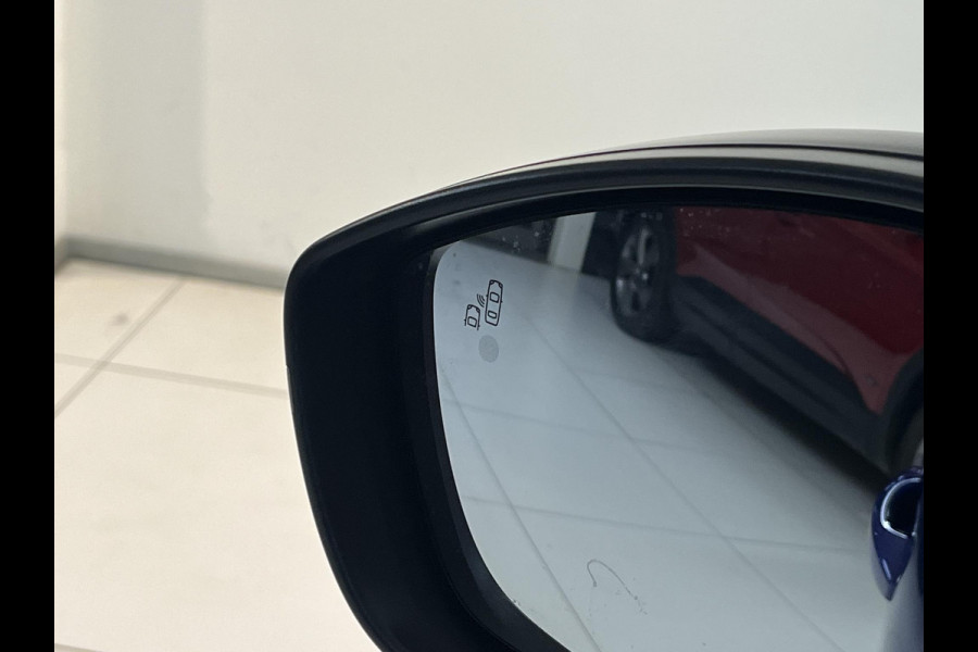 Opel Mokka 1.2 Turbo Hybrid Business Edition lichtmetelan velgen, navigatie, achteruitrijcamera,draadloze telefoon koppeling met draadloos opladen