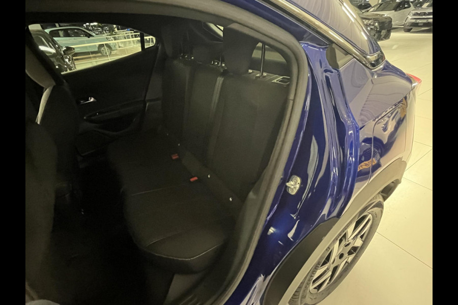 Opel Mokka 1.2 Turbo Hybrid Business Edition lichtmetelan velgen, navigatie, achteruitrijcamera,draadloze telefoon koppeling met draadloos opladen