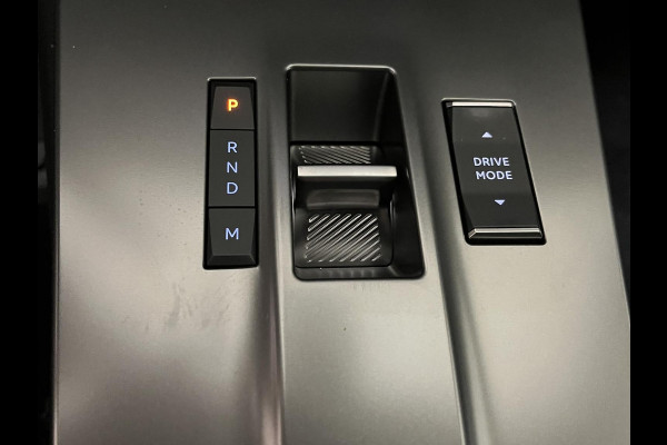 Opel Mokka 1.2 Turbo Hybrid Business Edition lichtmetelan velgen, navigatie, achteruitrijcamera,draadloze telefoon koppeling met draadloos opladen