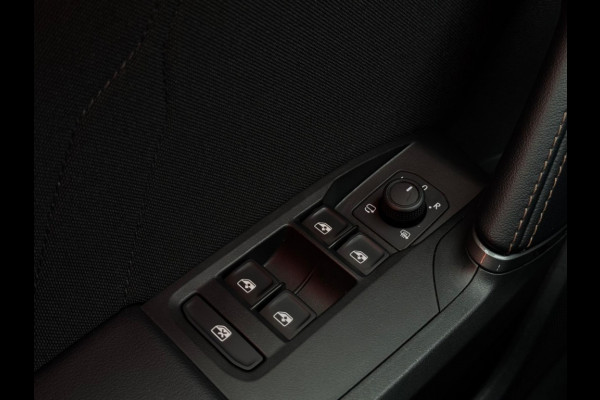 CUPRA Leon Sportstourer 1.5 e-TSI 2025 GARANTIE NAVI CLIMATE APPLE CARPLAY LEDER