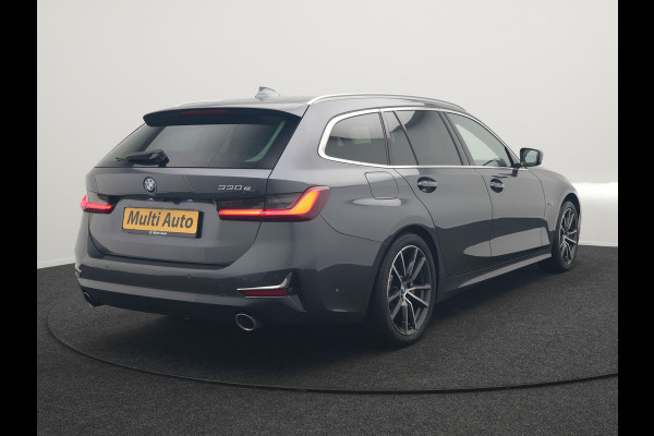 BMW 3 Serie Touring 330e Sportline Plug In Hybrid 293pk Dealer O.H PHEV | Panodak | Trekhaak af Fabriek | Lederen Sportstoelen Memory | 360 Camera | Keyless | Camera & Parkassist | 18"L.M | Apple Carplay | Sfeerverlichting |
