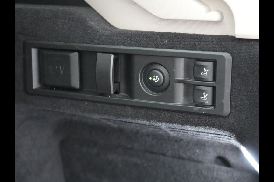 BMW 3 Serie Touring 330e Sportline Plug In Hybrid 293pk Dealer O.H PHEV | Panodak | Trekhaak af Fabriek | Lederen Sportstoelen Memory | 360 Camera | Keyless | Camera & Parkassist | 18"L.M | Apple Carplay | Sfeerverlichting |