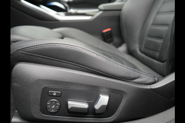 BMW 3 Serie Touring 330e Sportline Plug In Hybrid 293pk Dealer O.H PHEV | Panodak | Trekhaak af Fabriek | Lederen Sportstoelen Memory | 360 Camera | Keyless | Camera & Parkassist | 18"L.M | Apple Carplay | Sfeerverlichting |