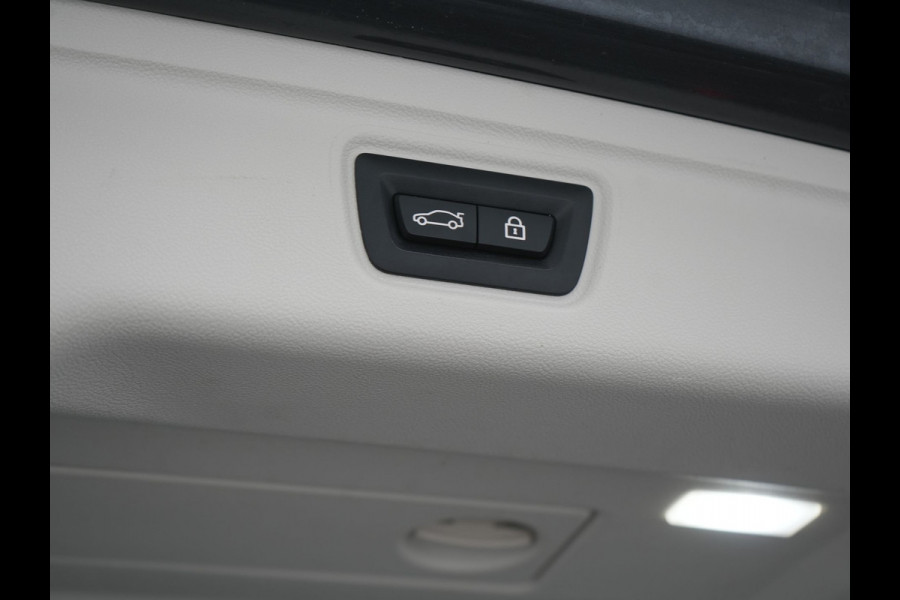 BMW 3 Serie Touring 330e Sportline Plug In Hybrid 293pk Dealer O.H PHEV | Panodak | Trekhaak af Fabriek | Lederen Sportstoelen Memory | 360 Camera | Keyless | Camera & Parkassist | 18"L.M | Apple Carplay | Sfeerverlichting |