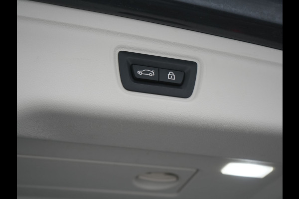 BMW 3 Serie Touring 330e Sportline Plug In Hybrid 293pk Dealer O.H PHEV | Panodak | Trekhaak af Fabriek | Lederen Sportstoelen Memory | 360 Camera | Keyless | Camera & Parkassist | 18"L.M | Apple Carplay | Sfeerverlichting |