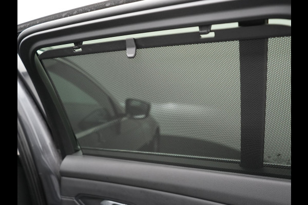 BMW 3 Serie Touring 330e Sportline Plug In Hybrid 293pk Dealer O.H PHEV | Panodak | Trekhaak af Fabriek | Lederen Sportstoelen Memory | 360 Camera | Keyless | Camera & Parkassist | 18"L.M | Apple Carplay | Sfeerverlichting |