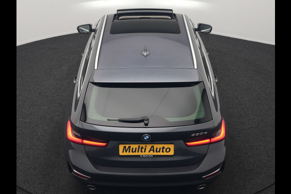 BMW 3 Serie Touring 330e Sportline Plug In Hybrid 293pk Dealer O.H PHEV | Panodak | Trekhaak af Fabriek | Lederen Sportstoelen Memory | 360 Camera | Keyless | Camera & Parkassist | 18"L.M | Apple Carplay | Sfeerverlichting |