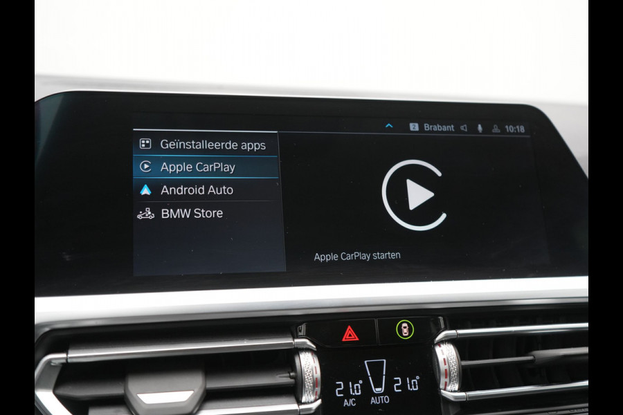 BMW 3 Serie Touring 330e Sportline Plug In Hybrid 293pk Dealer O.H PHEV | Panodak | Trekhaak af Fabriek | Lederen Sportstoelen Memory | 360 Camera | Keyless | Camera & Parkassist | 18"L.M | Apple Carplay | Sfeerverlichting |