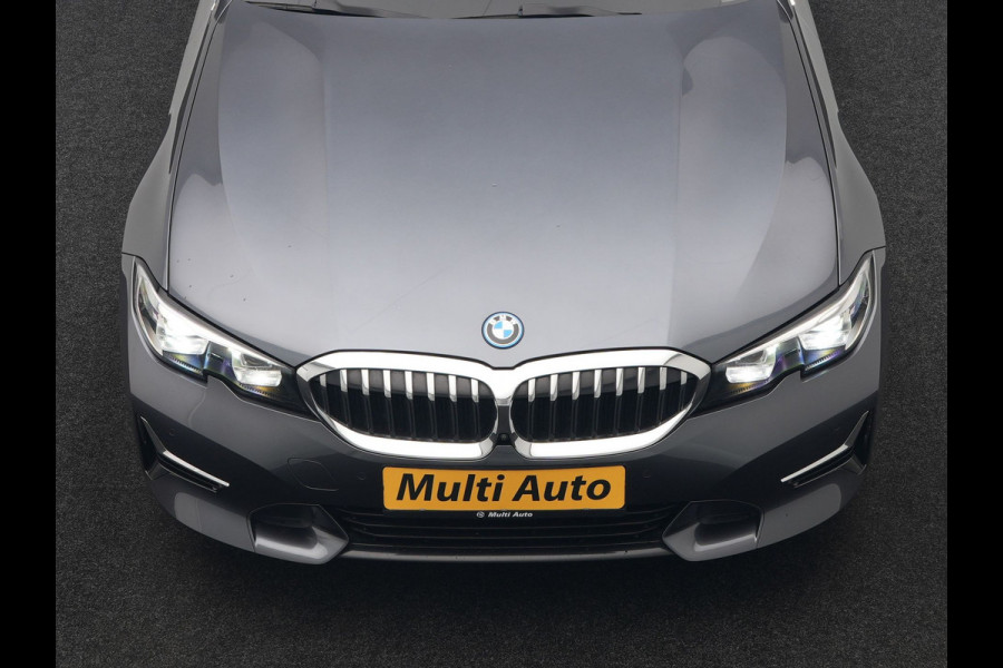 BMW 3 Serie Touring 330e Sportline Plug In Hybrid 293pk Dealer O.H PHEV | Panodak | Trekhaak af Fabriek | Lederen Sportstoelen Memory | 360 Camera | Keyless | Camera & Parkassist | 18"L.M | Apple Carplay | Sfeerverlichting |