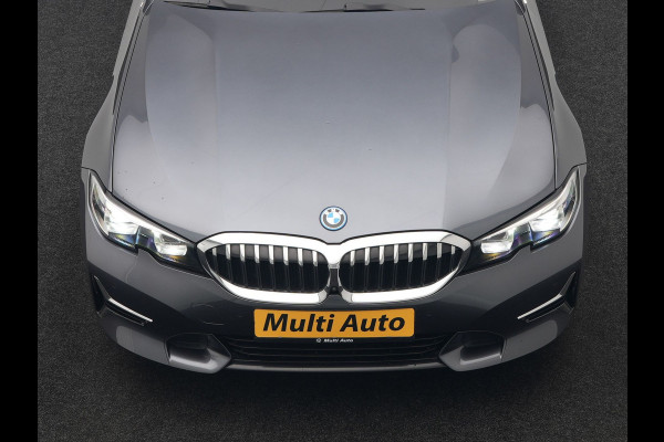 BMW 3 Serie Touring 330e Sportline Plug In Hybrid 293pk Dealer O.H PHEV | Panodak | Trekhaak af Fabriek | Lederen Sportstoelen Memory | 360 Camera | Keyless | Camera & Parkassist | 18"L.M | Apple Carplay | Sfeerverlichting |