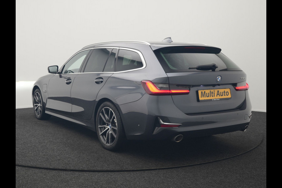 BMW 3 Serie Touring 330e Sportline Plug In Hybrid 293pk Dealer O.H PHEV | Panodak | Trekhaak af Fabriek | Lederen Sportstoelen Memory | 360 Camera | Keyless | Camera & Parkassist | 18"L.M | Apple Carplay | Sfeerverlichting |