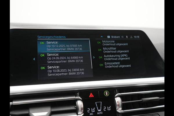 BMW 3 Serie Touring 330e Sportline Plug In Hybrid 293pk Dealer O.H PHEV | Panodak | Trekhaak af Fabriek | Lederen Sportstoelen Memory | 360 Camera | Keyless | Camera & Parkassist | 18"L.M | Apple Carplay | Sfeerverlichting |