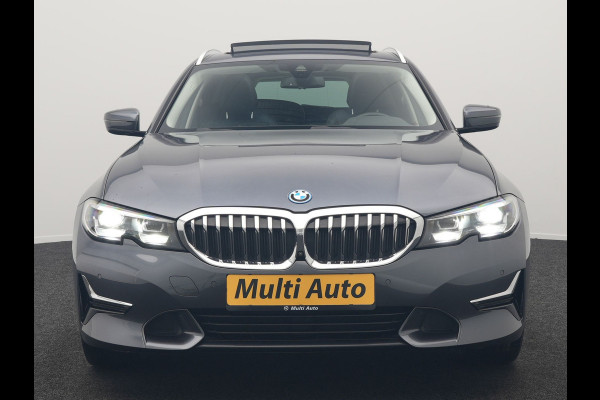 BMW 3 Serie Touring 330e Sportline Plug In Hybrid 293pk Dealer O.H PHEV | Panodak | Trekhaak af Fabriek | Lederen Sportstoelen Memory | 360 Camera | Keyless | Camera & Parkassist | 18"L.M | Apple Carplay | Sfeerverlichting |