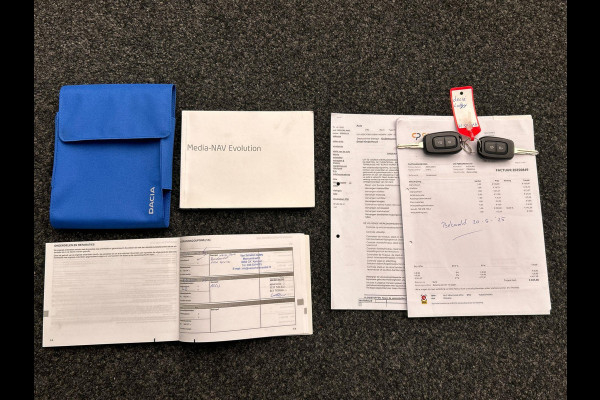 Dacia Lodgy 1.2 TCe Série Limitée Stepway 5p. | Trekhaak | Cruise Control Camera Navigatie