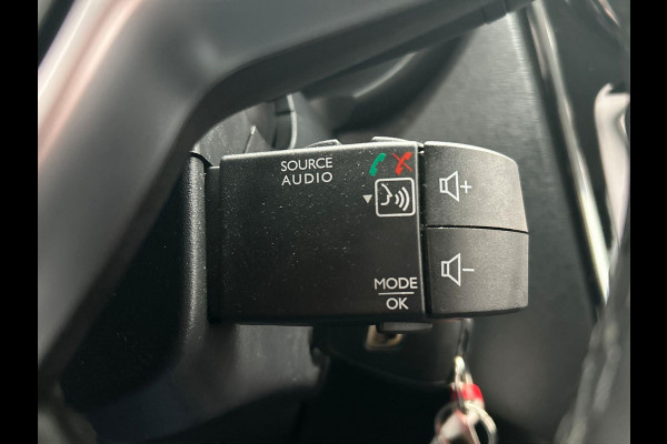 Dacia Lodgy 1.2 TCe Série Limitée Stepway 5p. | Trekhaak | Cruise Control Camera Navigatie