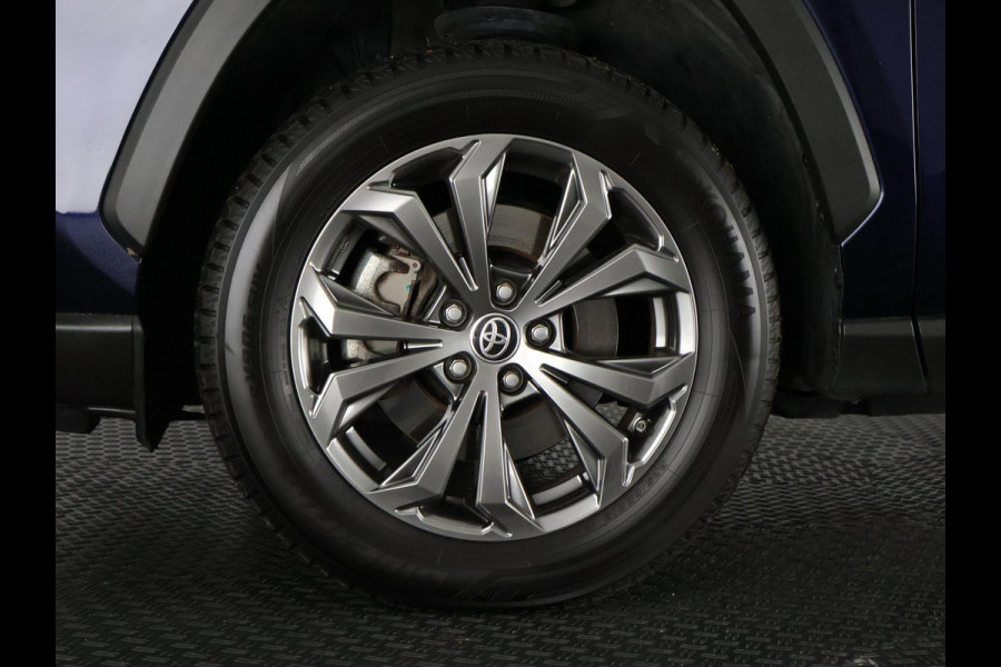 Toyota RAV4 2.5 Hybrid Dynamic | Navigatie | Elektrische kofferbak | Apple Carplay & AndroidAUTO |