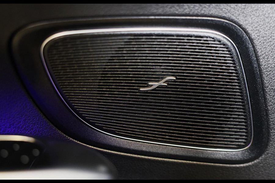 Mercedes-Benz C-Klasse 300 e AMG Line / Head Up / Camera / Acc / Lane Assist / Dode Hoek / Elek Stoelen / Memory / Pano / 20 Inch