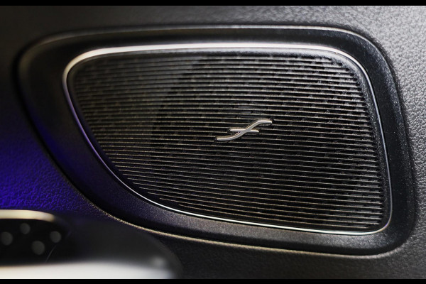 Mercedes-Benz C-Klasse 300 e AMG Line / Head Up / Camera / Acc / Lane Assist / Dode Hoek / Elek Stoelen / Memory / Pano / 20 Inch
