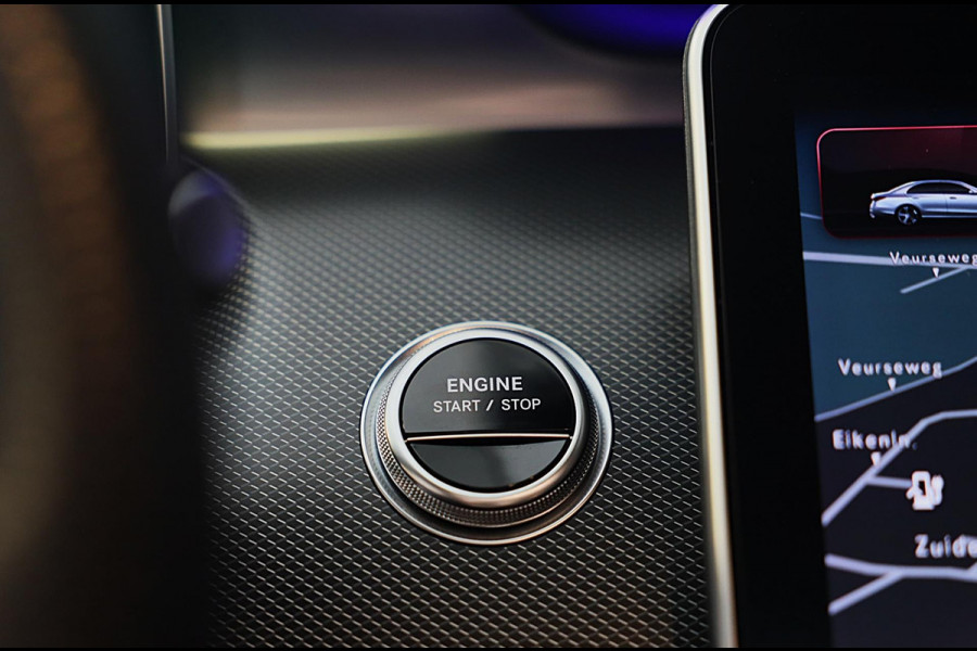 Mercedes-Benz C-Klasse 300 e AMG Line / Head Up / Camera / Acc / Lane Assist / Dode Hoek / Elek Stoelen / Memory / Pano / 20 Inch