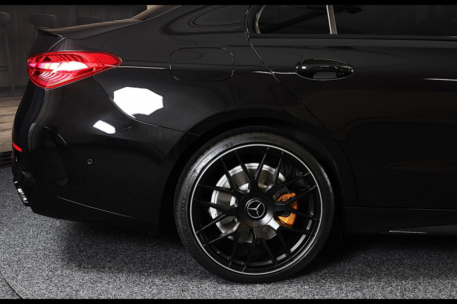 Mercedes-Benz C-Klasse 300 e AMG Line / Head Up / Camera / Acc / Lane Assist / Dode Hoek / Elek Stoelen / Memory / Pano / 20 Inch