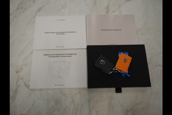 Volvo V90 2.0 T6 Plug-in hybrid AWD Plus Dark Long Range | Panoramadak | Pilot Assist | Trekhaak | Leder | Harman/Kardon | 360 | Keyless | Carplay