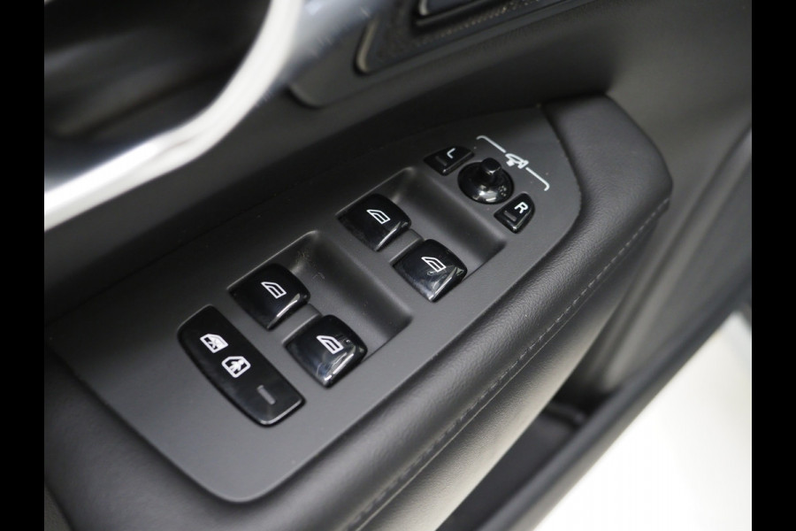 Volvo V90 2.0 T6 Plug-in hybrid AWD Plus Dark Long Range | Panoramadak | Pilot Assist | Trekhaak | Leder | Harman/Kardon | 360 | Keyless | Carplay