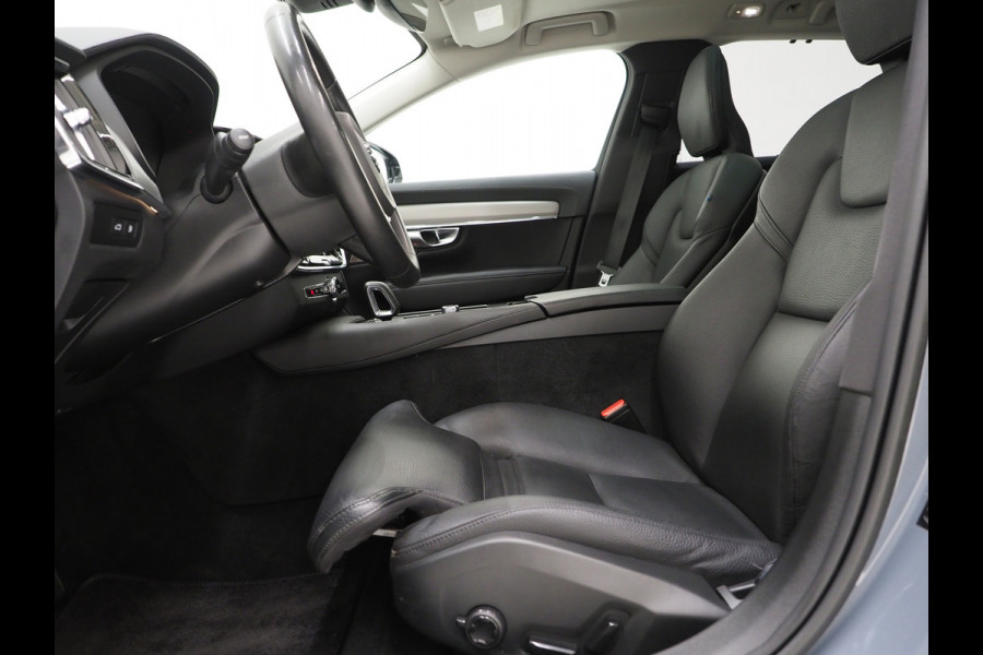 Volvo V90 2.0 T6 Plug-in hybrid AWD Plus Dark Long Range | Panoramadak | Pilot Assist | Trekhaak | Leder | Harman/Kardon | 360 | Keyless | Carplay