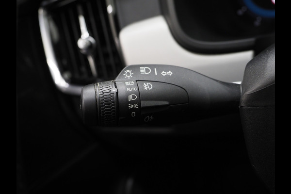 Volvo V90 2.0 T6 Plug-in hybrid AWD Plus Dark Long Range | Panoramadak | Pilot Assist | Trekhaak | Leder | Harman/Kardon | 360 | Keyless | Carplay