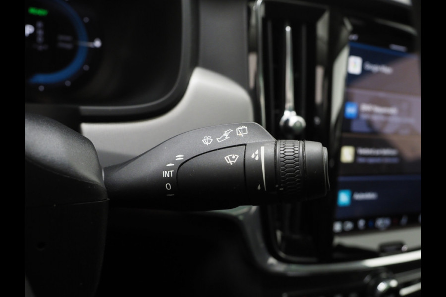 Volvo V90 2.0 T6 Plug-in hybrid AWD Plus Dark Long Range | Panoramadak | Pilot Assist | Trekhaak | Leder | Harman/Kardon | 360 | Keyless | Carplay
